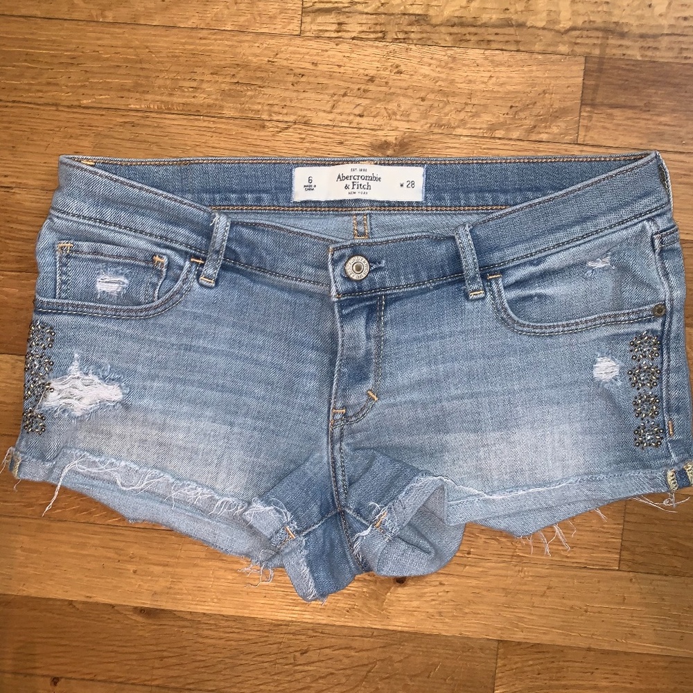 Abercrombie & Fitch Distressed Jean Shorts Size 6
